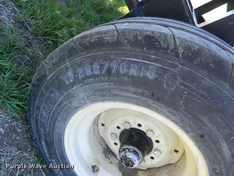 image for item DE4446 JD Skiles tank trailer