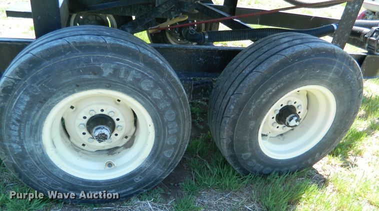 image for item DE4446 JD Skiles tank trailer