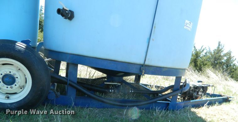 image for item DE4447 JD Skiles tank trailer