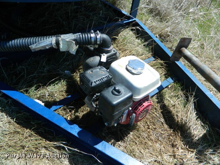 image for item DE4447 JD Skiles tank trailer