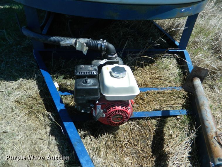 image for item DE4447 JD Skiles tank trailer