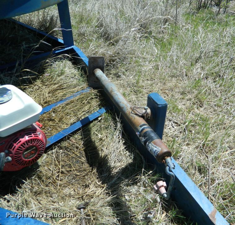 image for item DE4447 JD Skiles tank trailer