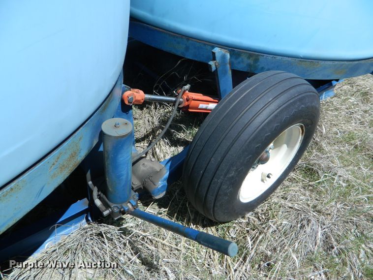 image for item DE4447 JD Skiles tank trailer