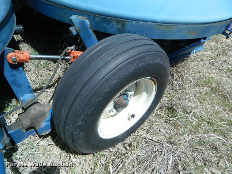 image for item DE4447 JD Skiles tank trailer