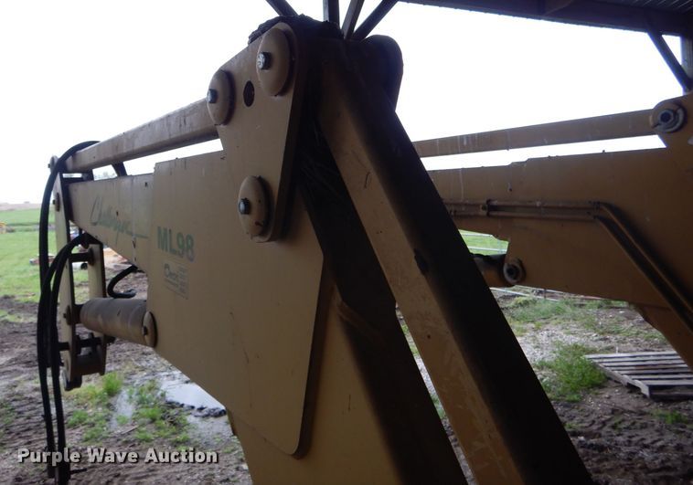 image for item DF3110 Challenger ML98 loader