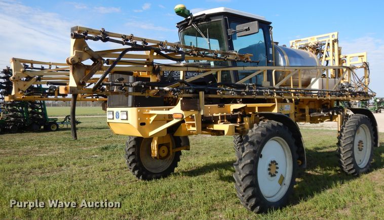 image for item DF6073 New Holland SF550 sprayer