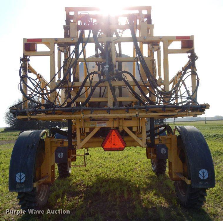 image for item DF6073 New Holland SF550 sprayer