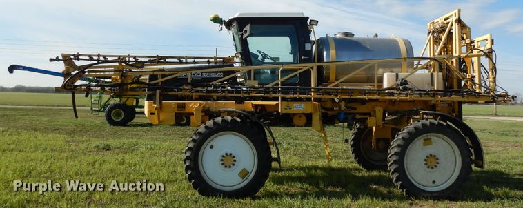 image for item DF6073 New Holland SF550 sprayer