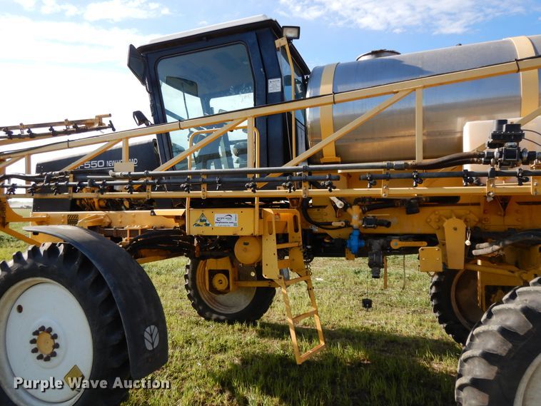 image for item DF6073 New Holland SF550 sprayer