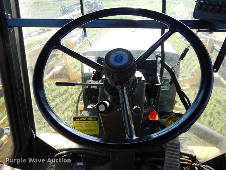 image for item DF6073 New Holland SF550 sprayer