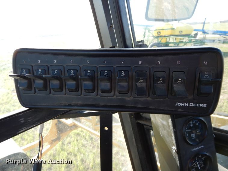 image for item DF6073 New Holland SF550 sprayer