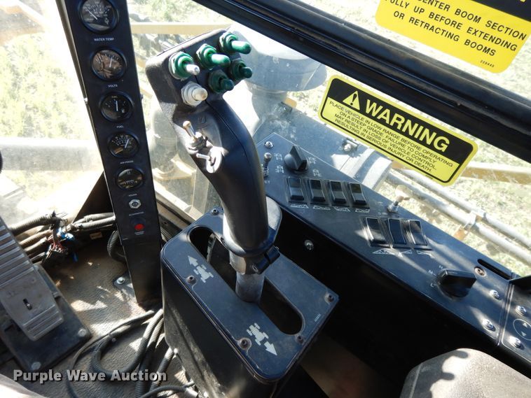 image for item DF6073 New Holland SF550 sprayer