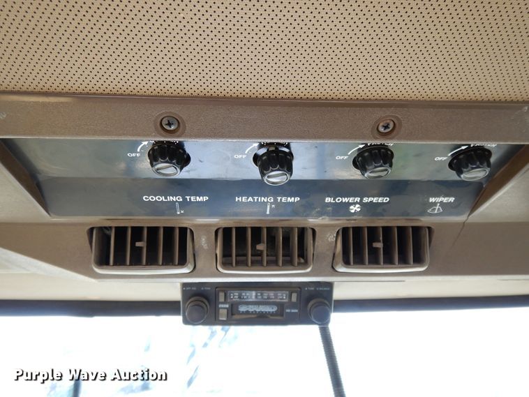 image for item DF6073 New Holland SF550 sprayer