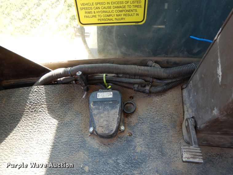 image for item DF6073 New Holland SF550 sprayer