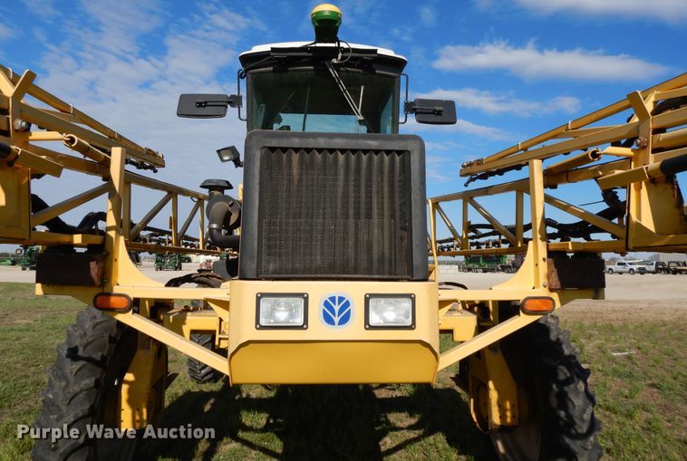 image for item DF6073 New Holland SF550 sprayer