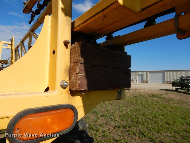 image for item DF6073 New Holland SF550 sprayer