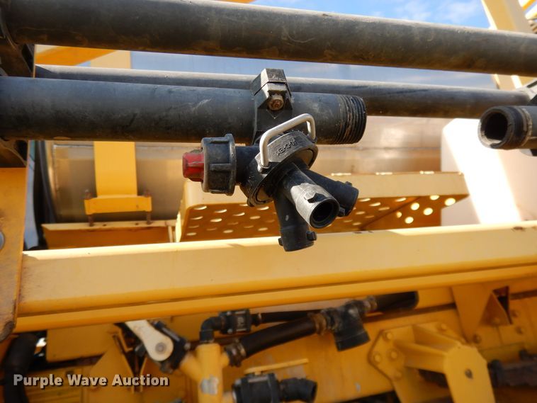 image for item DF6073 New Holland SF550 sprayer