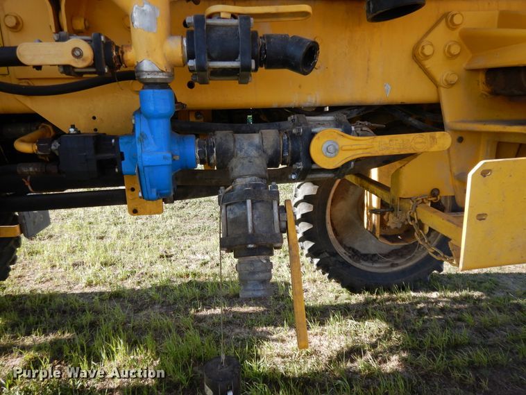 image for item DF6073 New Holland SF550 sprayer