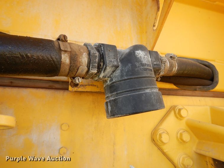 image for item DF6073 New Holland SF550 sprayer