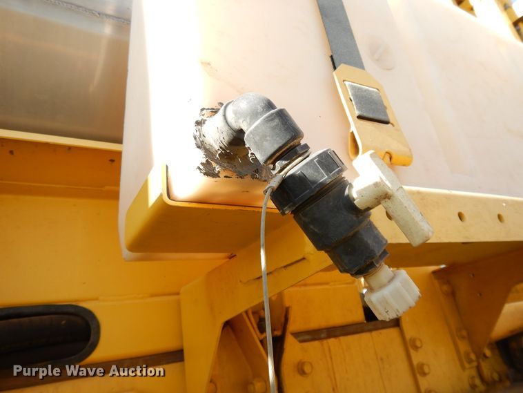 image for item DF6073 New Holland SF550 sprayer