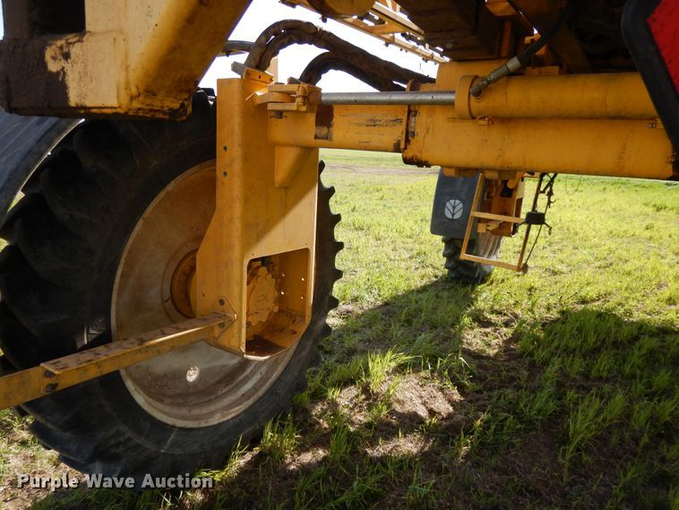 image for item DF6073 New Holland SF550 sprayer