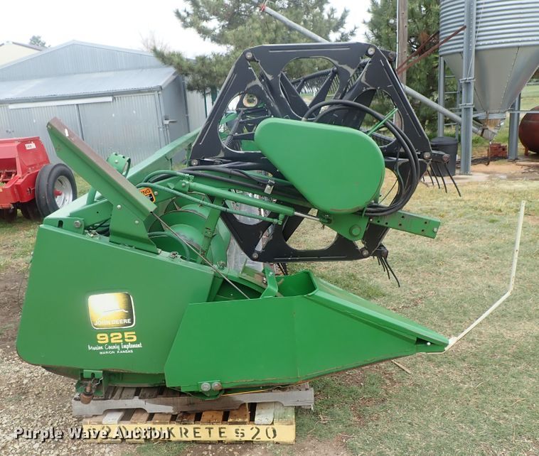 image for item DG3099 1995 John Deere 925 flex head