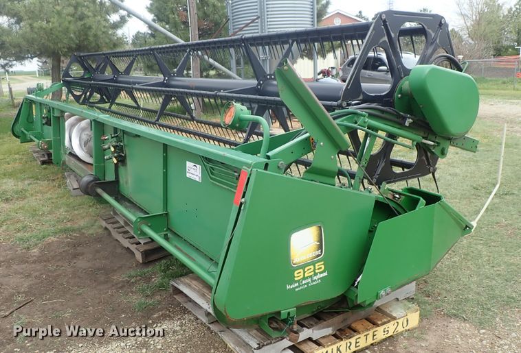 image for item DG3099 1995 John Deere 925 flex head