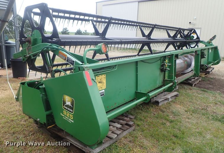 image for item DG3099 1995 John Deere 925 flex head