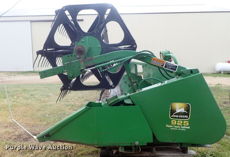 image for item DG3099 1995 John Deere 925 flex head