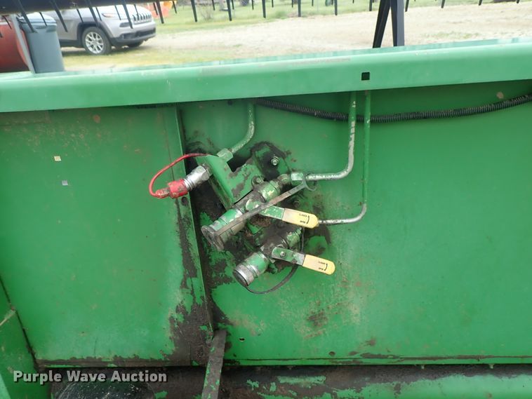 image for item DG3099 1995 John Deere 925 flex head