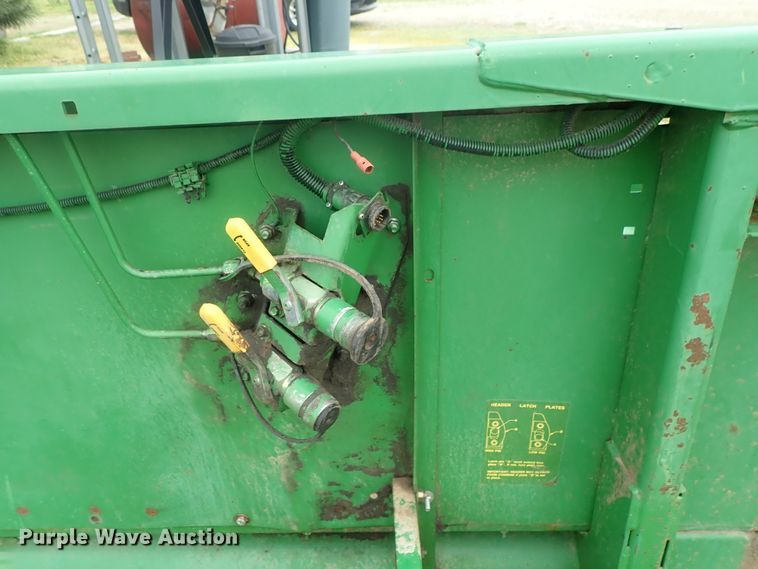 image for item DG3099 1995 John Deere 925 flex head