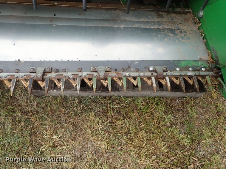 image for item DG3099 1995 John Deere 925 flex head