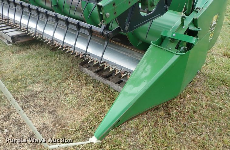 image for item DG3099 1995 John Deere 925 flex head