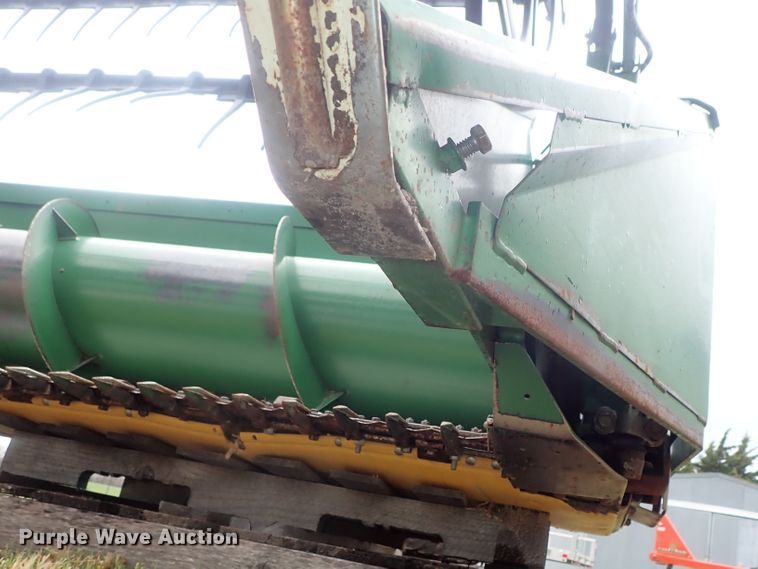 image for item DG3099 1995 John Deere 925 flex head