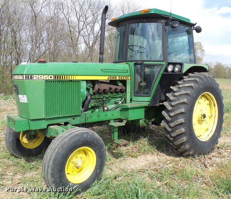 image for item DG5640 1983 John Deere 2950 tractor