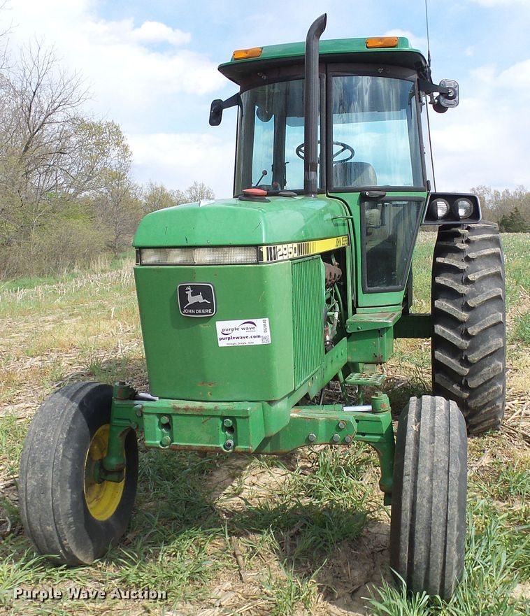 image for item DG5640 1983 John Deere 2950 tractor