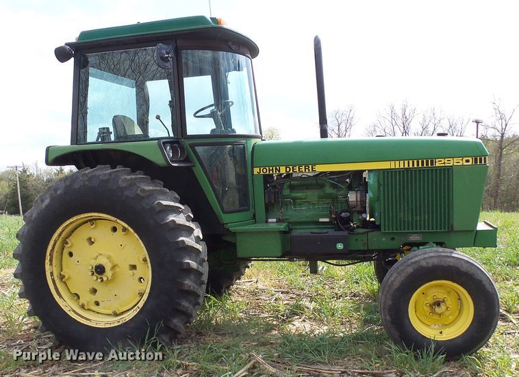 image for item DG5640 1983 John Deere 2950 tractor