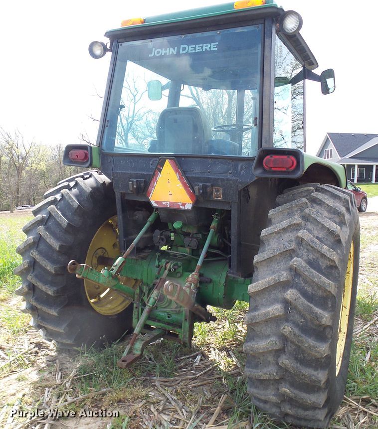 image for item DG5640 1983 John Deere 2950 tractor