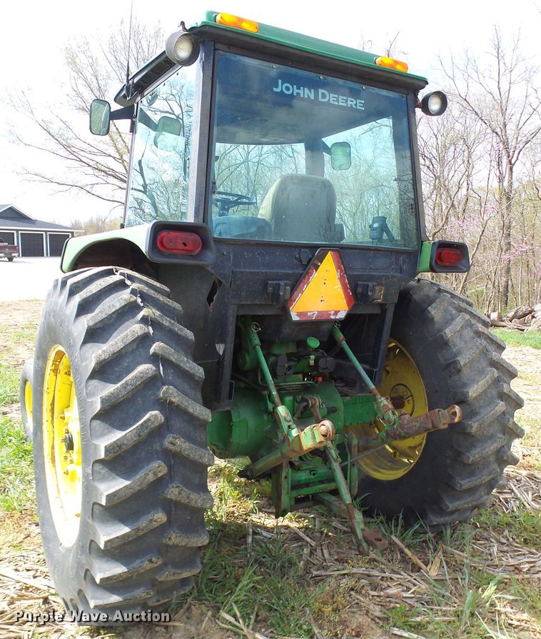 image for item DG5640 1983 John Deere 2950 tractor