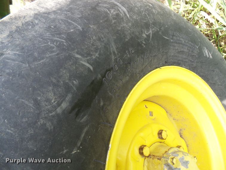 image for item DG5640 1983 John Deere 2950 tractor