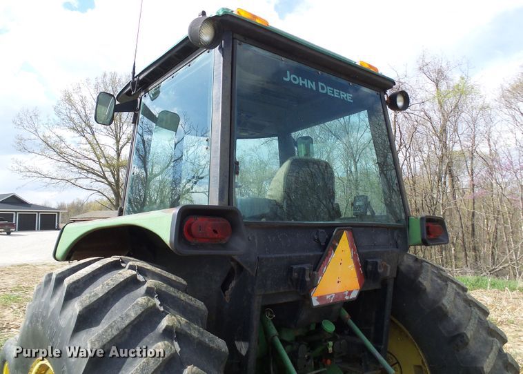 image for item DG5640 1983 John Deere 2950 tractor