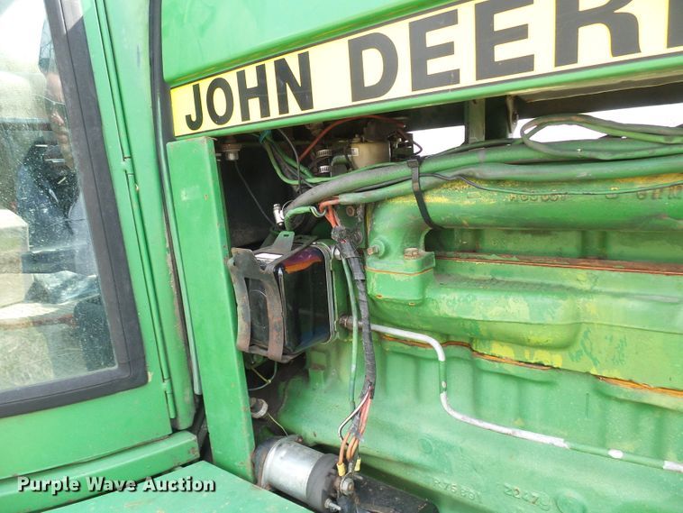 image for item DG5640 1983 John Deere 2950 tractor