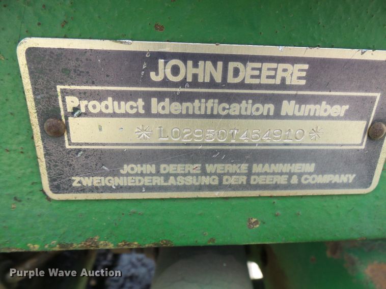 image for item DG5640 1983 John Deere 2950 tractor