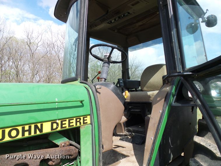 image for item DG5640 1983 John Deere 2950 tractor