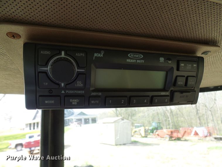 image for item DG5640 1983 John Deere 2950 tractor