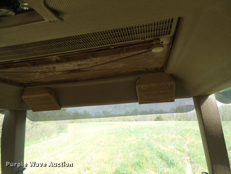 image for item DG5640 1983 John Deere 2950 tractor