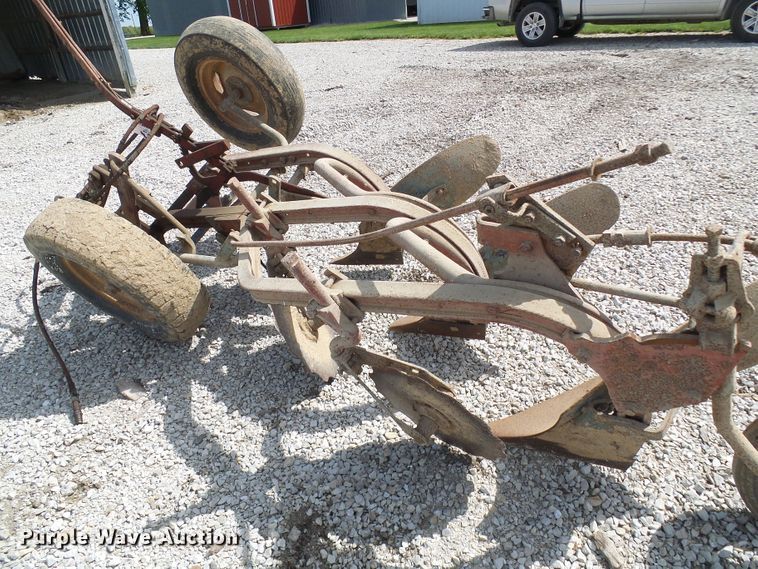 image for item DG5662 Three bottom plow