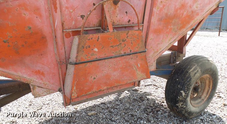 image for item DG5663 Gravity wagon