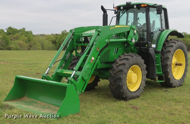 image for item DH0864 2017 John Deere 6175M MFWD tractor