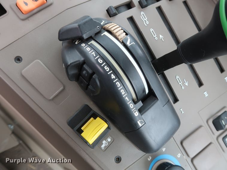 image for item DH0864 2017 John Deere 6175M MFWD tractor